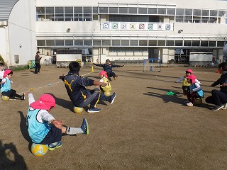 サッカーで遊ぼう