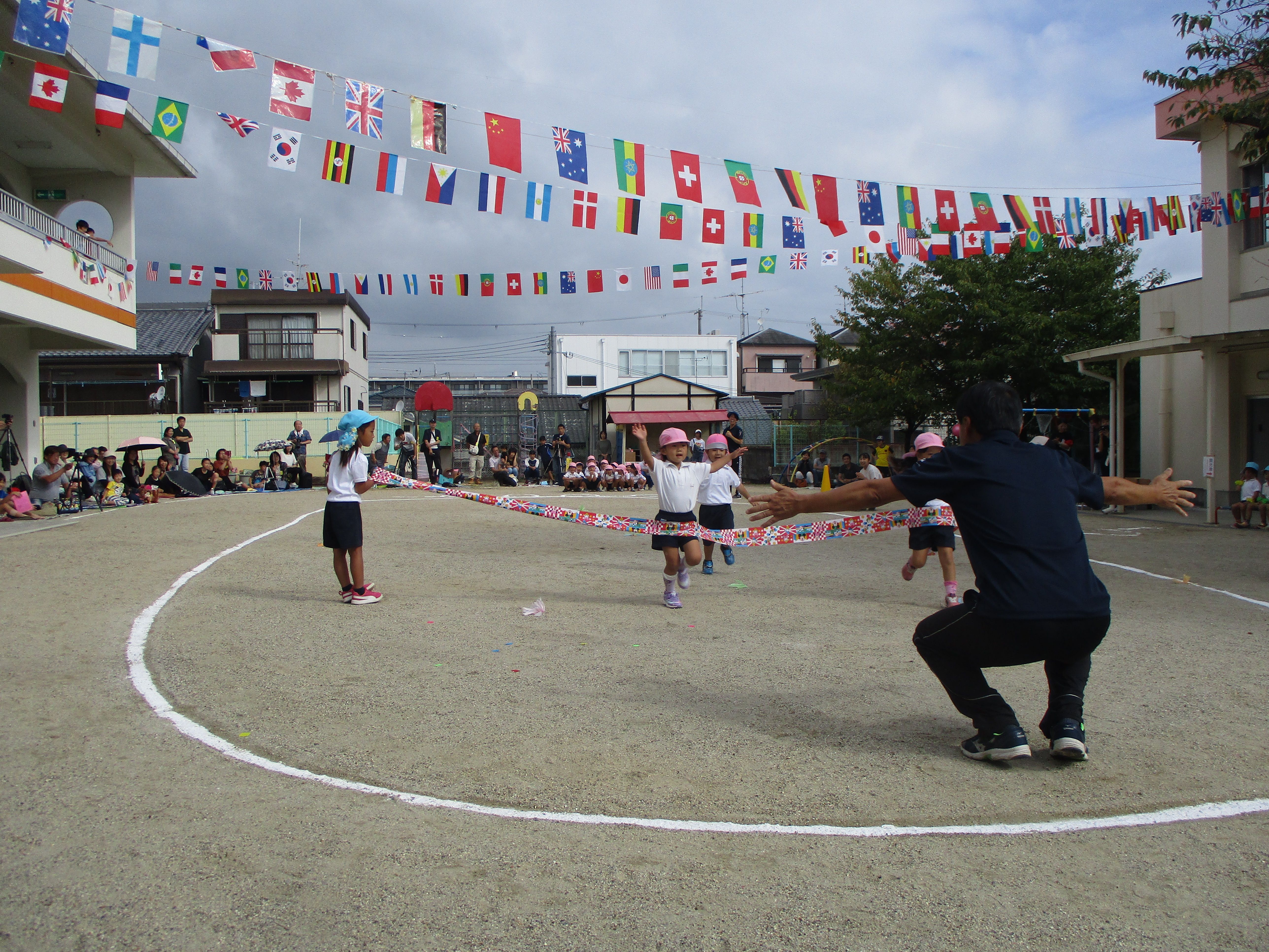 運動会　かけっこ４歳児