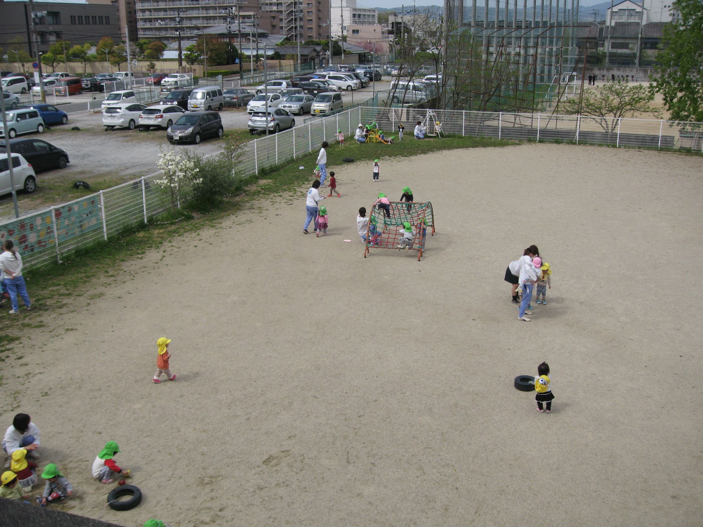 乳児組・園庭遊び