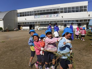 つるで遊ぶ