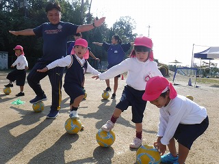 サッカーで遊ぼう