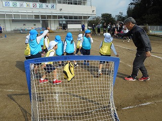 サッカーで遊ぼう