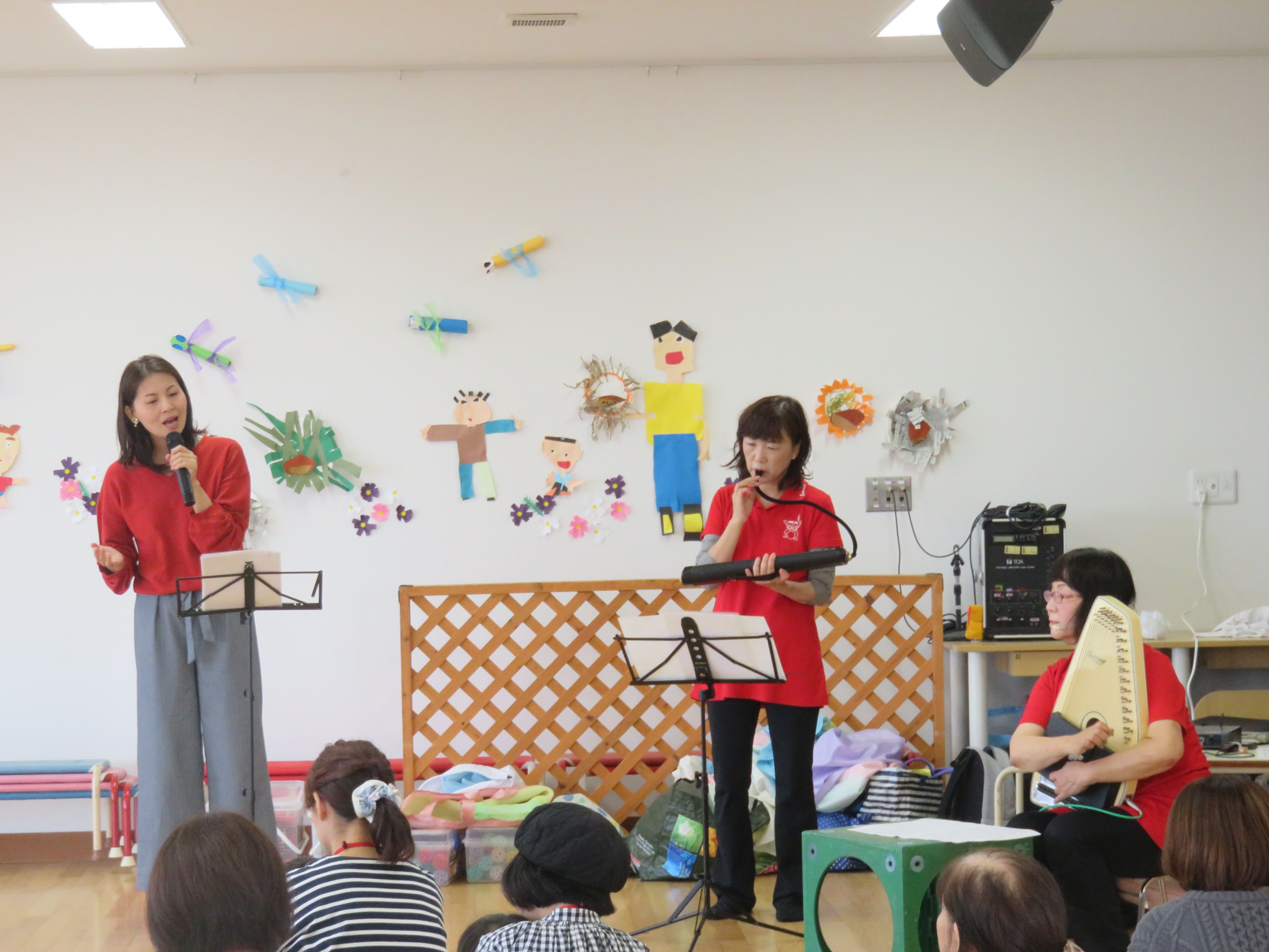 演奏を聴いています