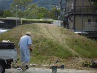 築山の草刈をしてくださっている地域の方