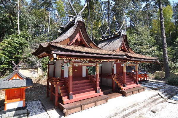 登彌神社本殿外観