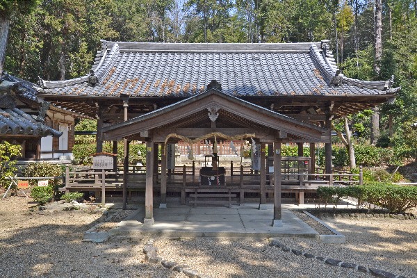 登彌神社拝殿外観