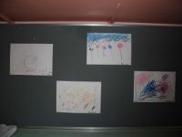 保育室の壁に貼ってある4歳児の絵