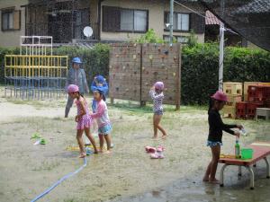 水がとびだすよ