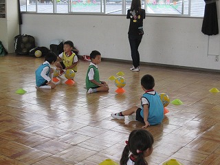 6日(水曜日)　雨の日のキッズサッカーの画像4