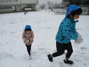 雪遊び