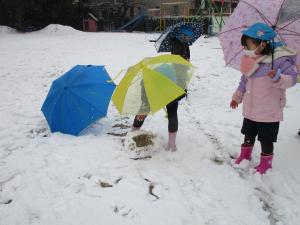 雪だるまだ