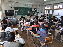 帯解小学校の授業の様子1