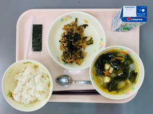 令和３年４月　食育の日献立　写真