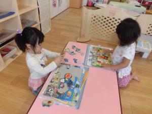パズルで遊んでいます。