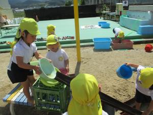トイに水を流しています