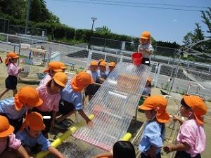 にじ　水流し