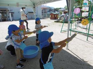 3歳児水鉄砲