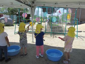 4歳児水鉄砲
