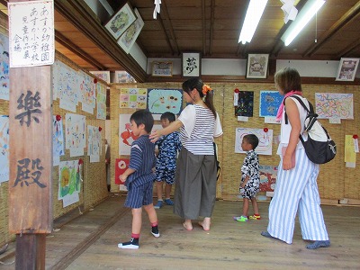 神社にお参りもしっかりしての画像