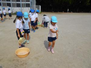 小学校でシャボン玉