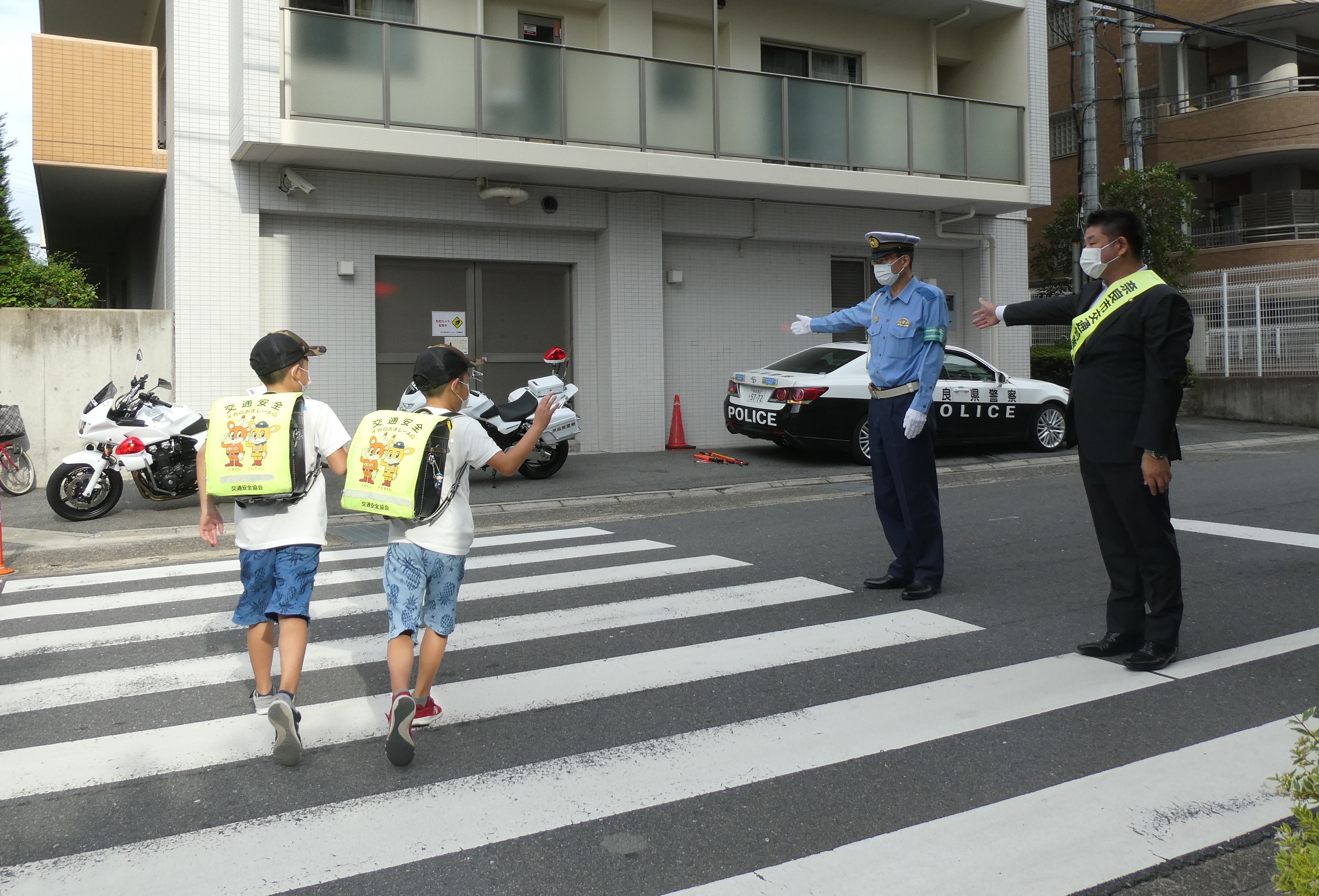 登校時の見守り活動巡視