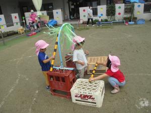 2歳　園庭遊び