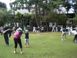奈良公園で体操