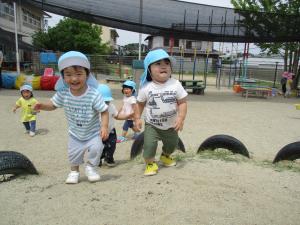 1歳児　山登り