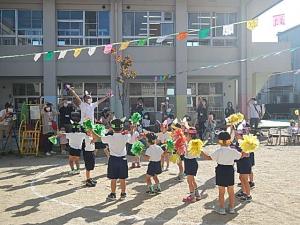 「となりのトトロ」を踊っています
