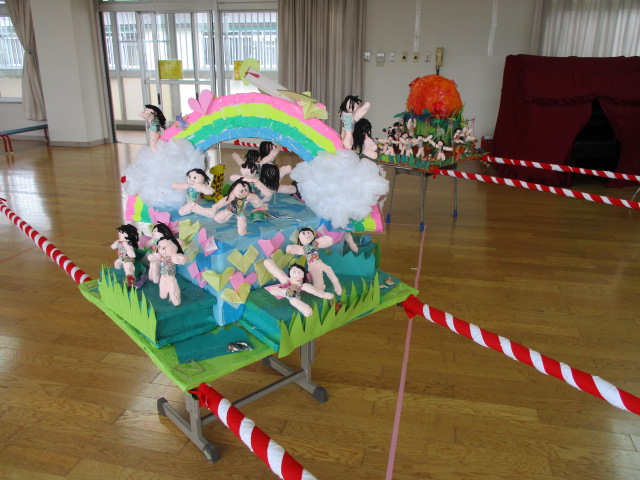 5歳児きりん組のにじハートみこし