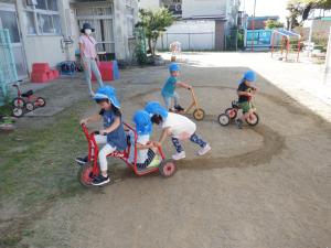 3歳児　三輪車