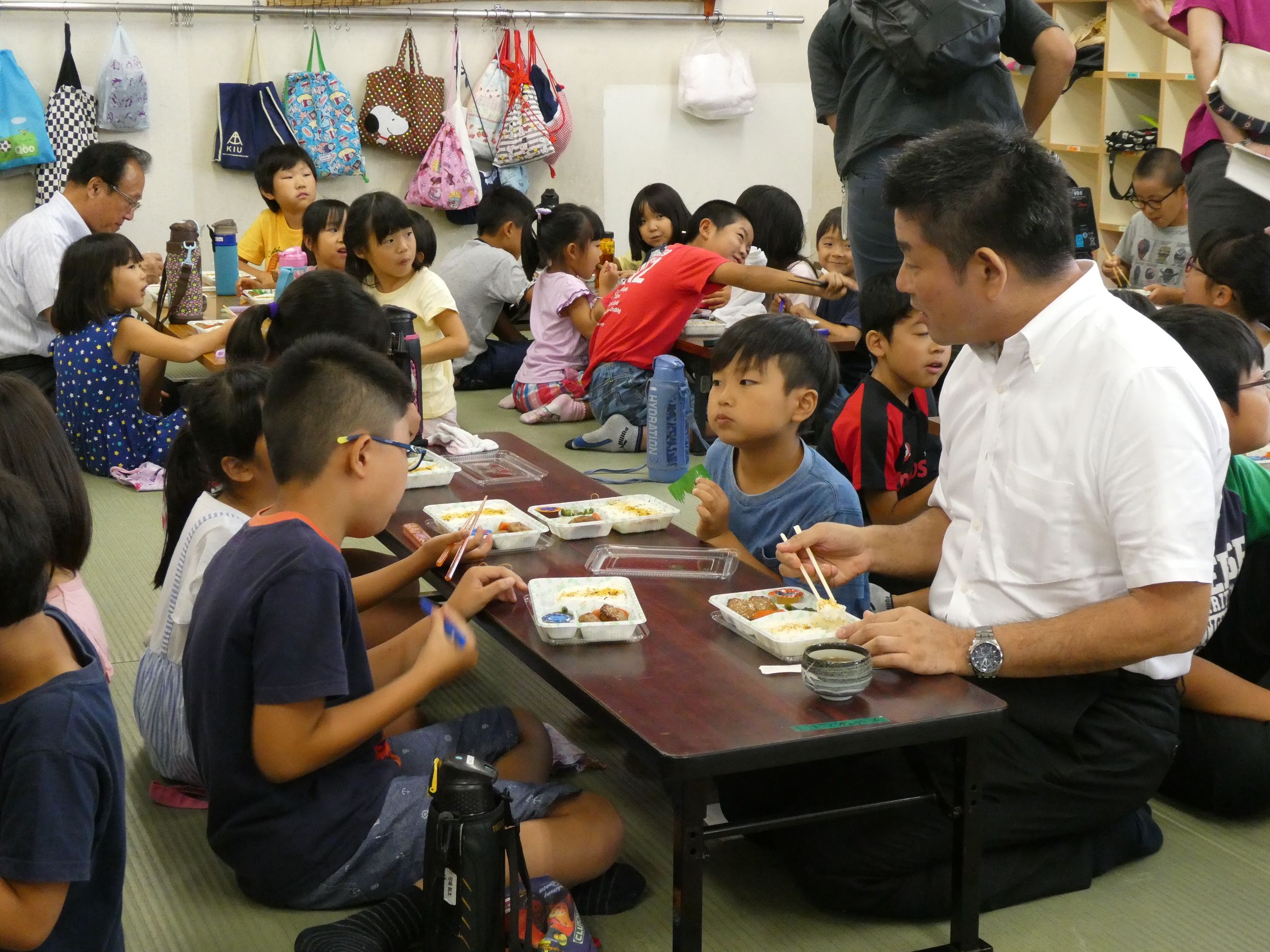 飛鳥バンビーホーム昼食会の画像