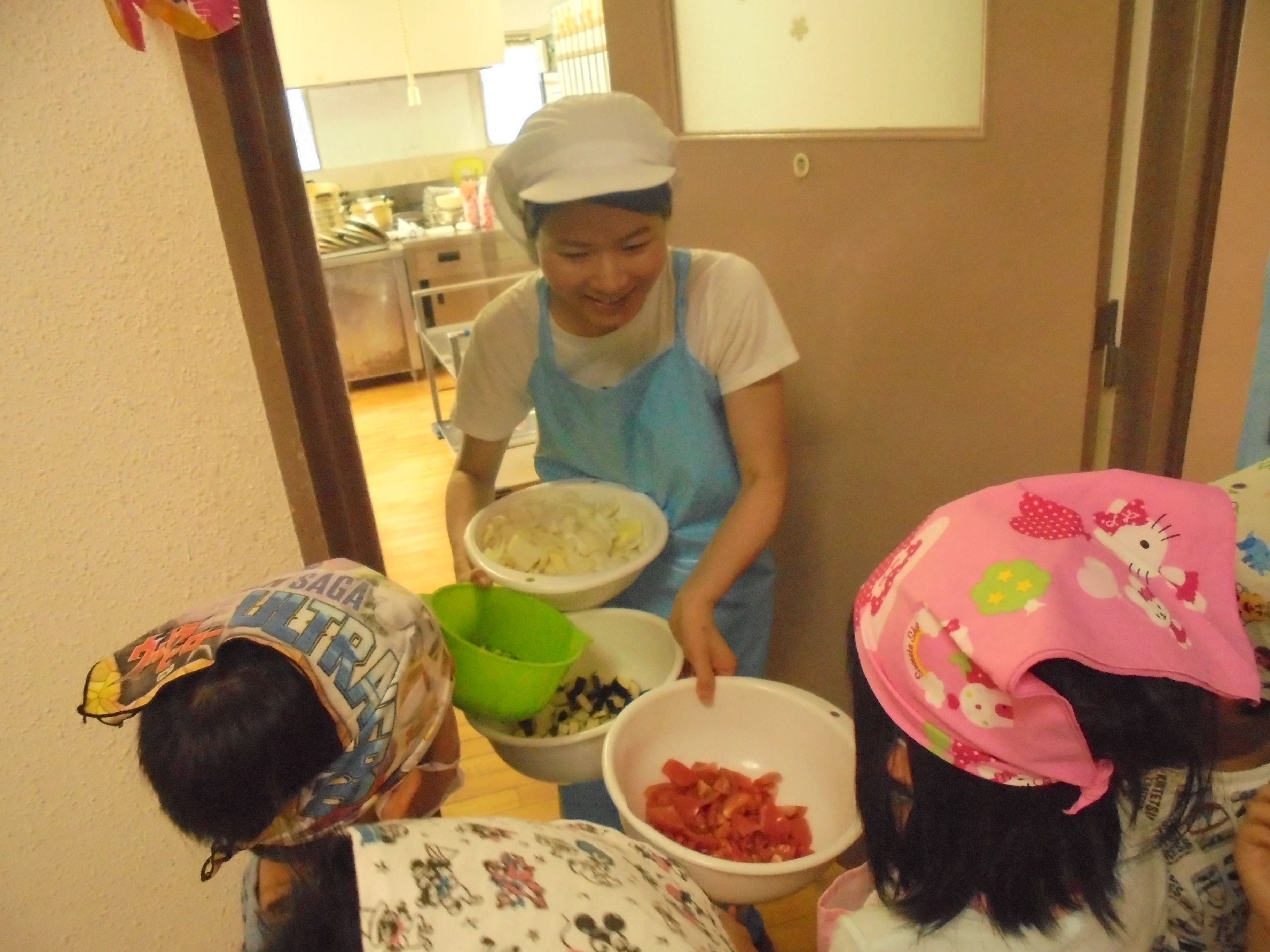 夏野菜のクッキング（4．5歳児）の画像2