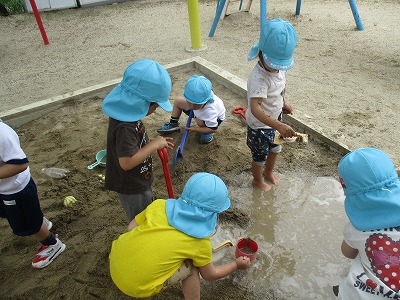 3歳児　水遊びの画像１