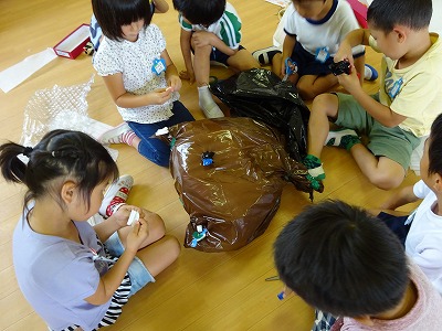 5歳児　かかし作りの画像2