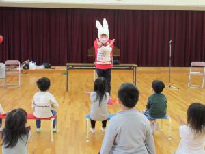 4・5歳児　火遊びが危険であることを寸劇で見せてもらう。