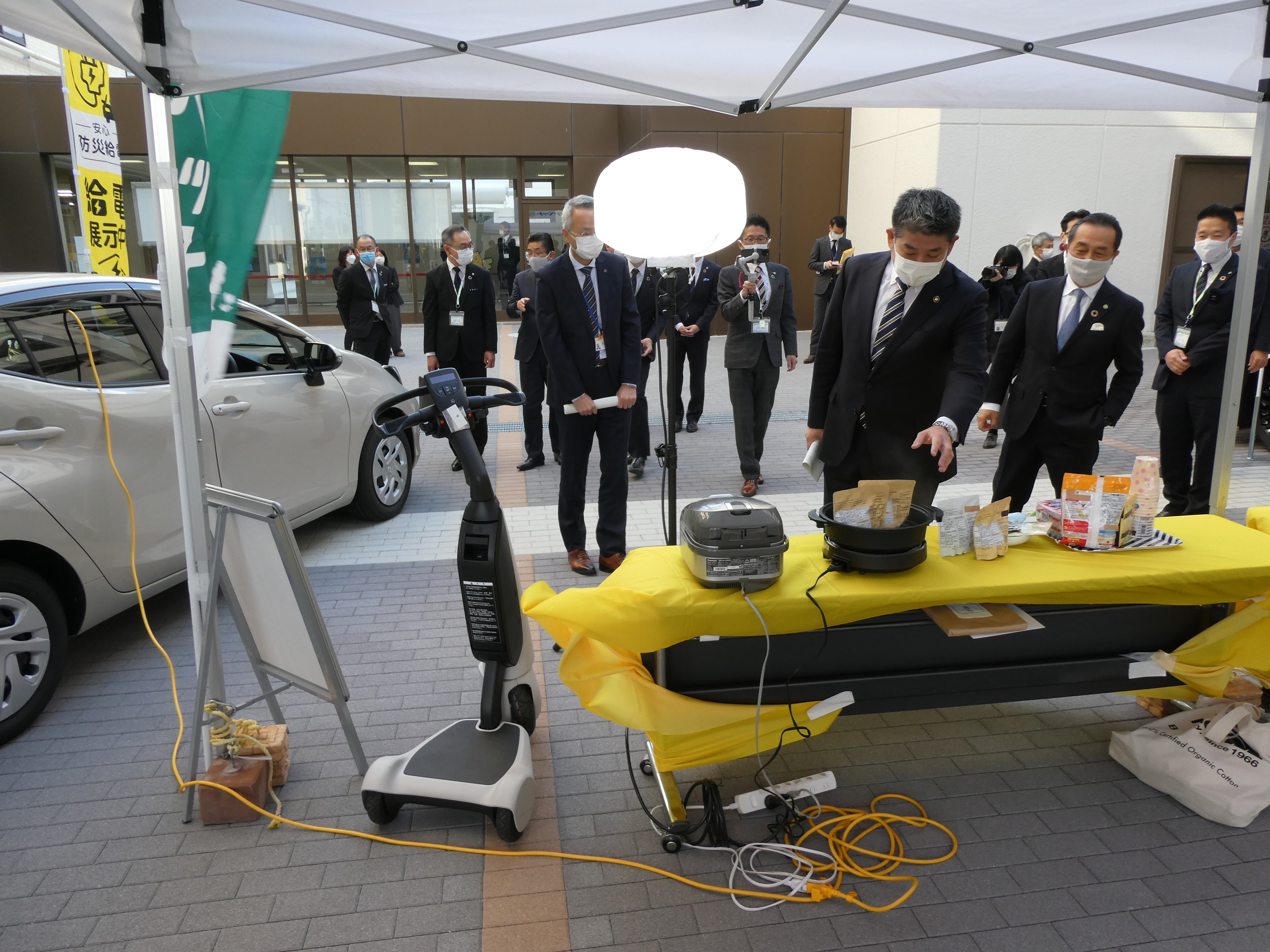 災害時の避難所等における外部給電可能な車両からの電力供給の協力に関する協定締結式