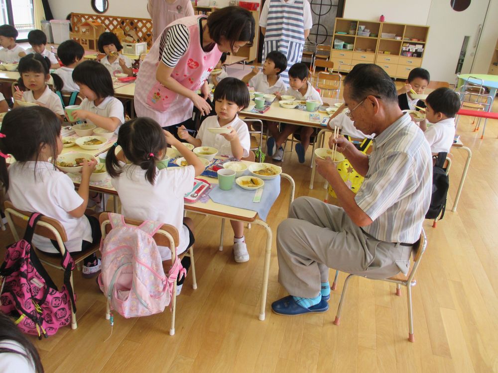 畑で収穫したかぼちゃをいただきました　＜4，5歳児＞の画像1