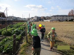 5歳児さんは園外を走ります