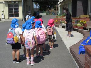 小学校の校長先生にご挨拶