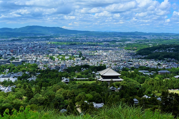 若草山から奈良市を望む