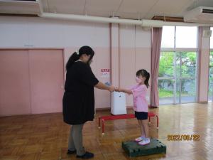 お母さんからメッセージをもらっているところ