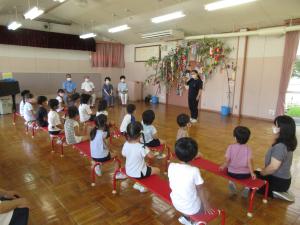民生さんと一緒にたなばた集会に参加