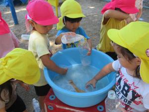 泡遊びも気持ちいいね