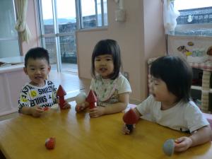 1歳児　積み木遊び