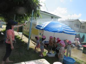 3歳児　水遊び