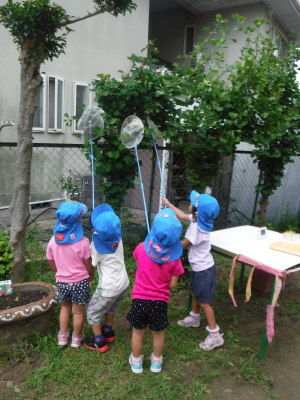 4歳児　せみとり