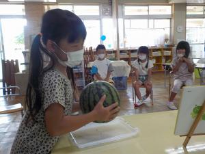 おもたいすいかもってるよ