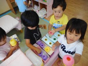 2歳児　遊びの様子　アイス屋さん