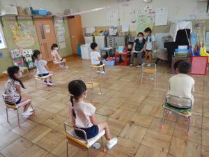 お休み中のお話をしている